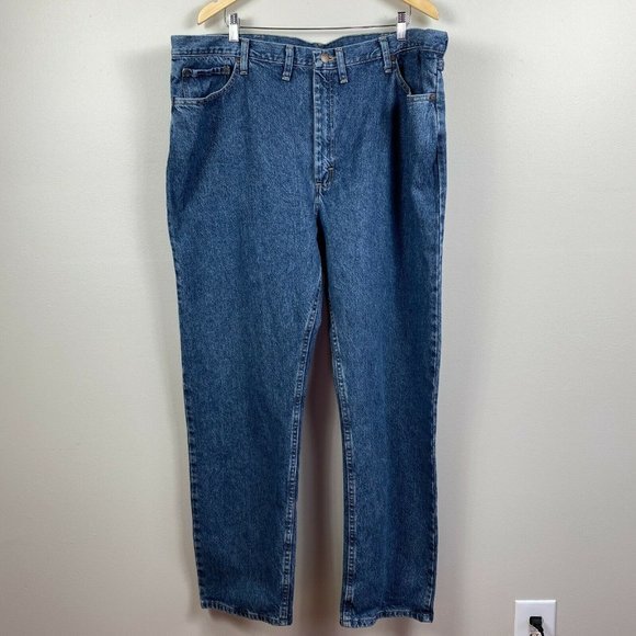 Wrangler Jeans 44 x 32 Regular Fit Medium Dark Wash Denim Straight Leg - Picture 1 of 11